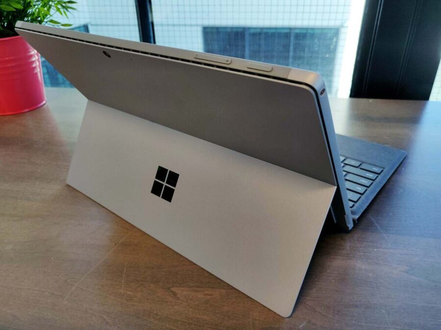 data-savers-microsoft-surface-surface-pro-7-two-in-one-computer